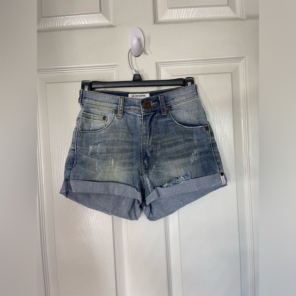 One Teaspoon cuffed distressed denim shorts size 0